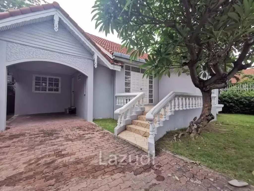 3 Bedrooms 3 Bathrooms 240 sqm 300 meter from the beach