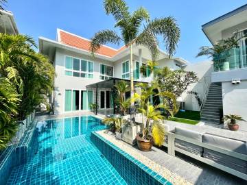 5 Bedrooms 7 Bathrooms Luxury Pool Villa near Bali Hai Pier