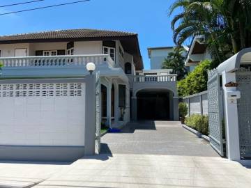 4 Bed 400 SQ.M House For Rent Soi Sukhumvit 70/3