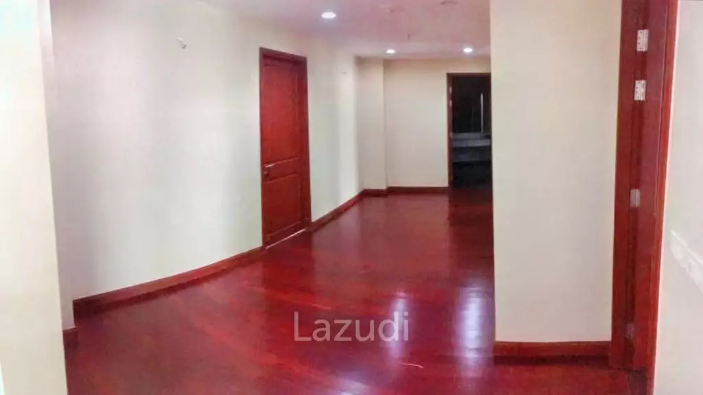 4 Bed 4 Bath 381 SQ.M Baan Rajprasong
