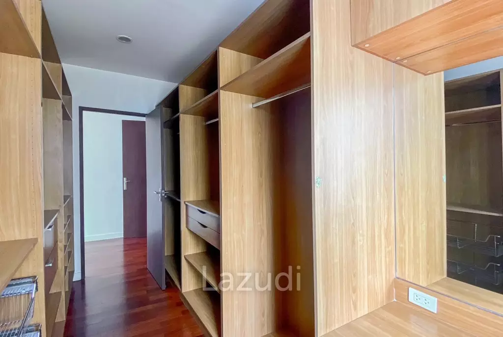 4 Bed 4 Bath 350 SQ.M The Verandah Sukhumvit