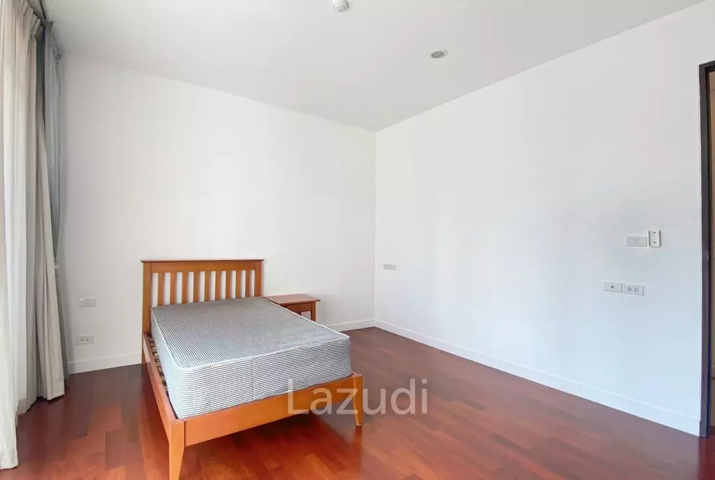 4 Bed 4 Bath 350 SQ.M The Verandah Sukhumvit