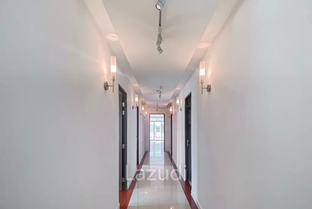 4 Bed 4 Bath 350 SQ.M The Verandah Sukhumvit