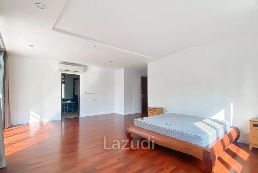 4 Bed 4 Bath 350 SQ.M The Verandah Sukhumvit