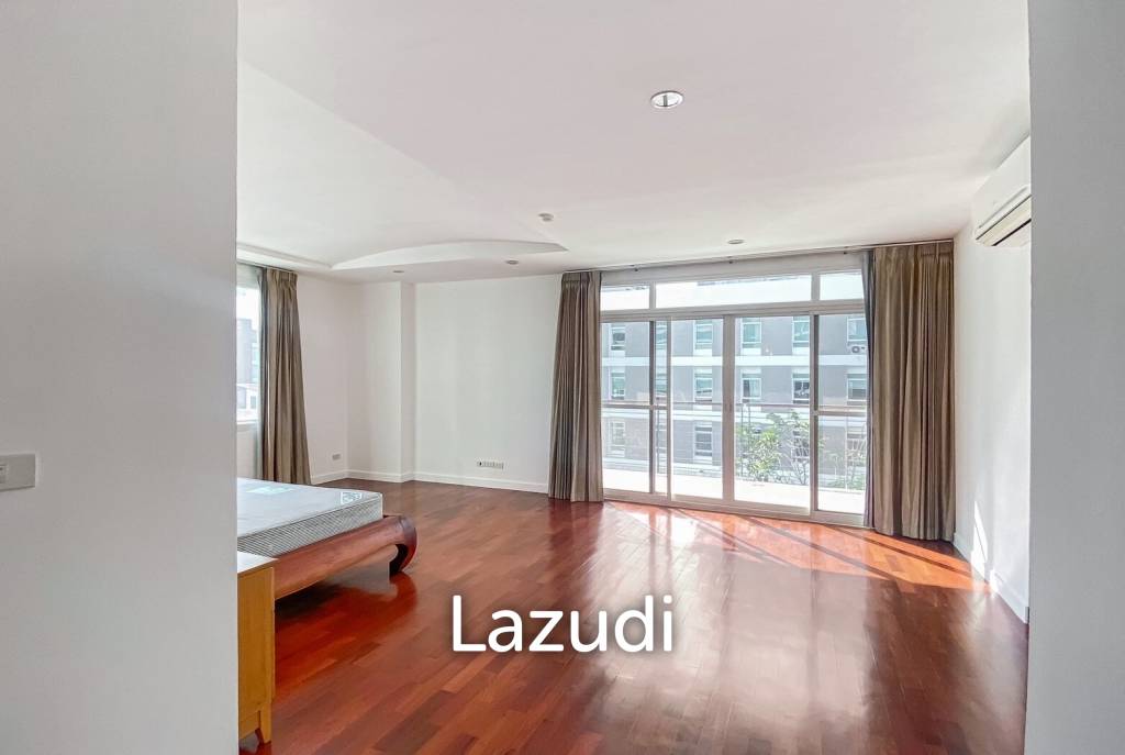 4 Bed 4 Bath 350 SQ.M The Verandah Sukhumvit