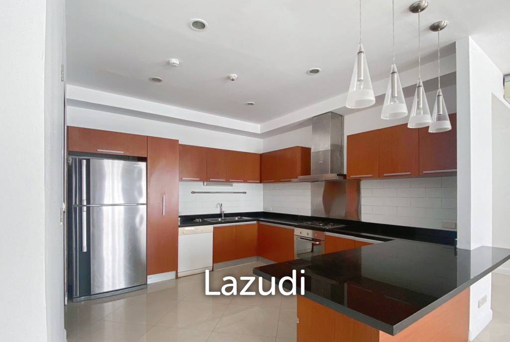 4 Bed 4 Bath 350 SQ.M The Verandah Sukhumvit