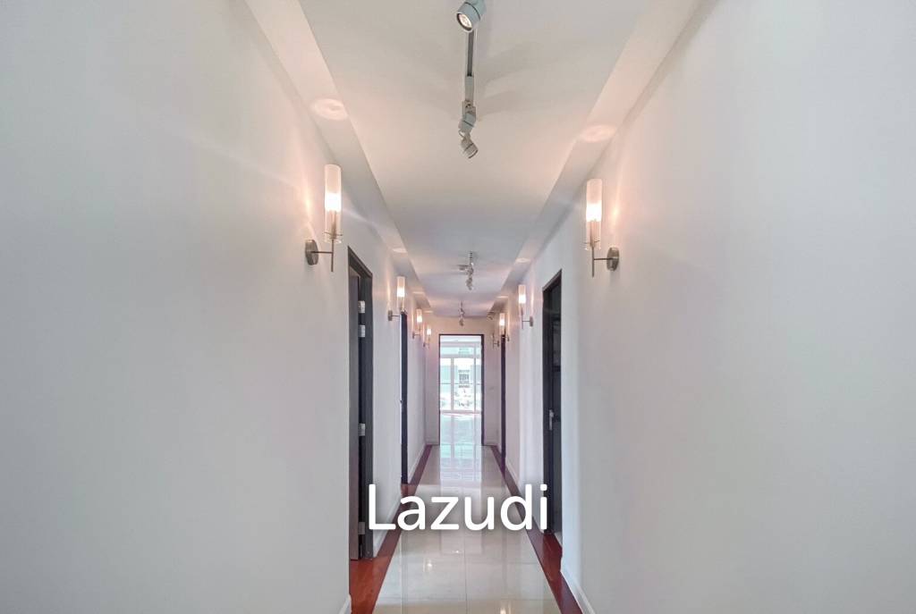 4 Bed 4 Bath 350 SQ.M The Verandah Sukhumvit