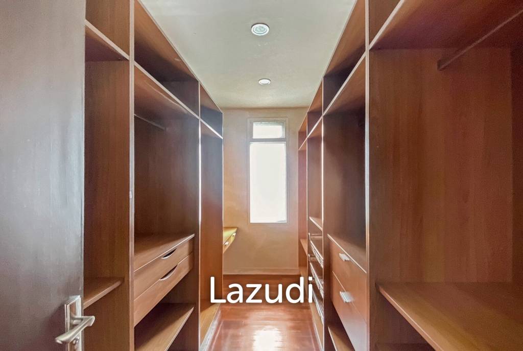 4 Bed 4 Bath 350 SQ.M The Verandah Sukhumvit