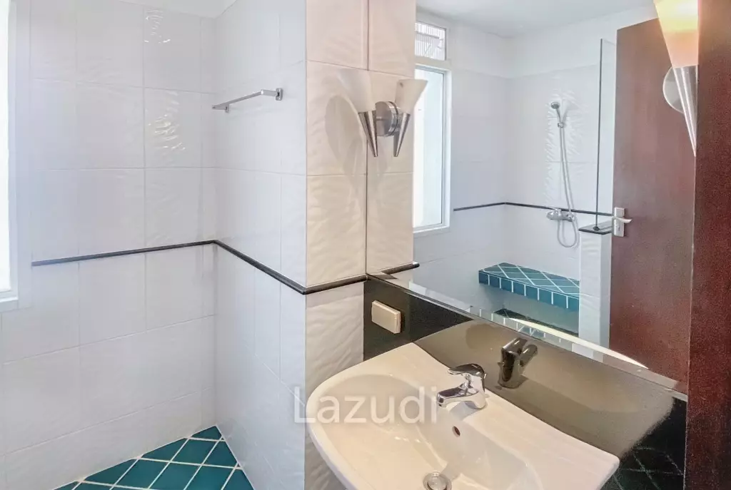 4 Bed 4 Bath 350 SQ.M The Verandah Sukhumvit