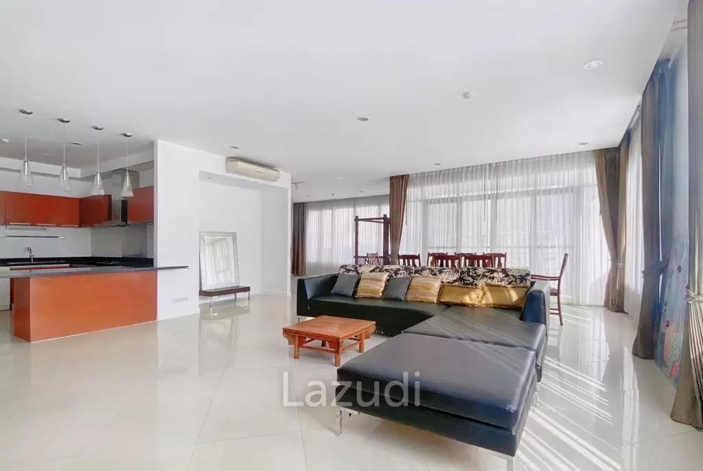4 Bed 4 Bath 350 SQ.M The Verandah Sukhumvit