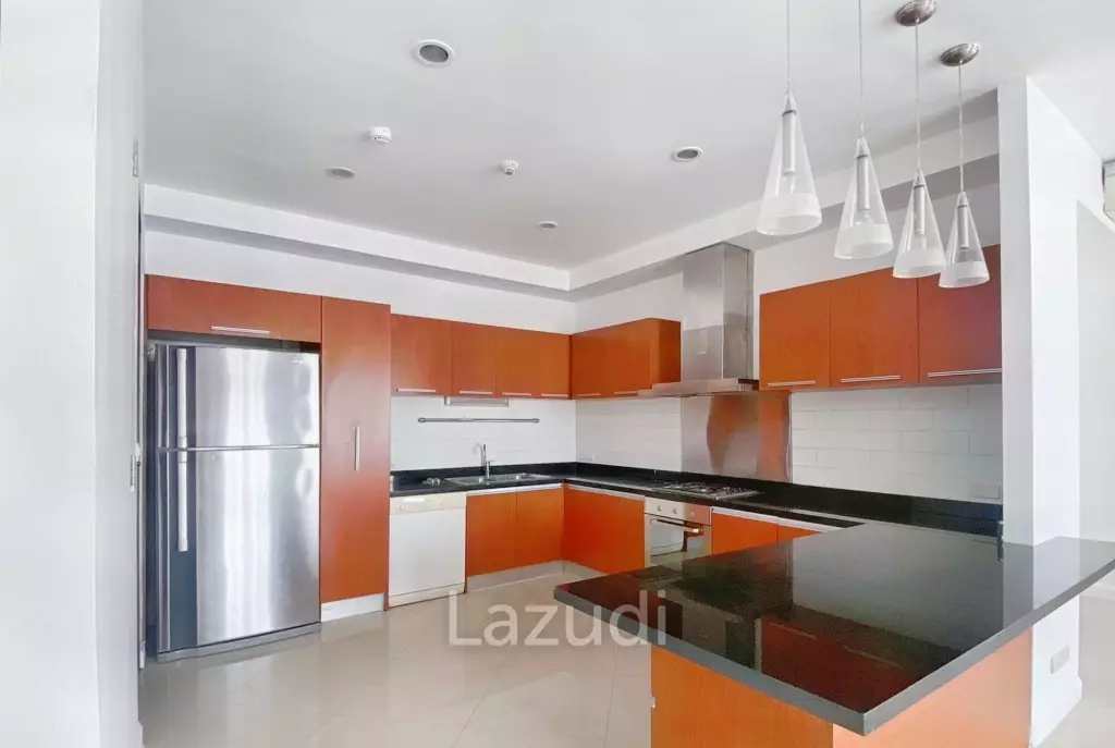 4 Bed 4 Bath 350 SQ.M The Verandah Sukhumvit