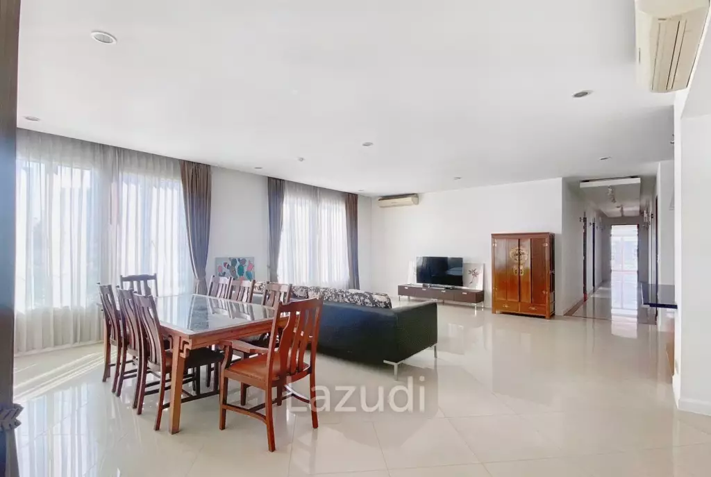 4 Bed 4 Bath 350 SQ.M The Verandah Sukhumvit