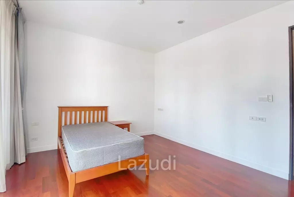 4 Bed 4 Bath 350 SQ.M The Verandah Sukhumvit