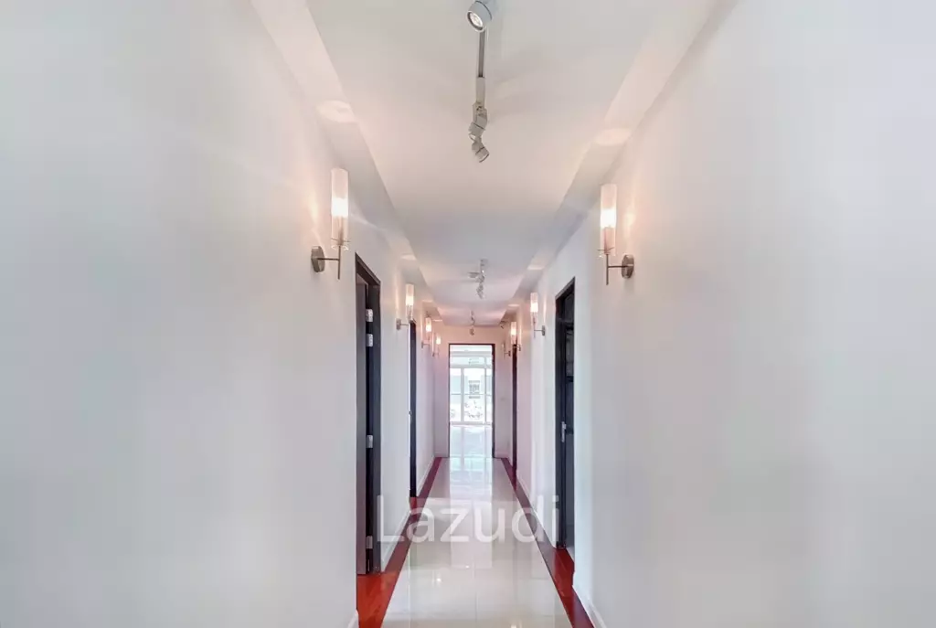 4 Bed 4 Bath 350 SQ.M The Verandah Sukhumvit