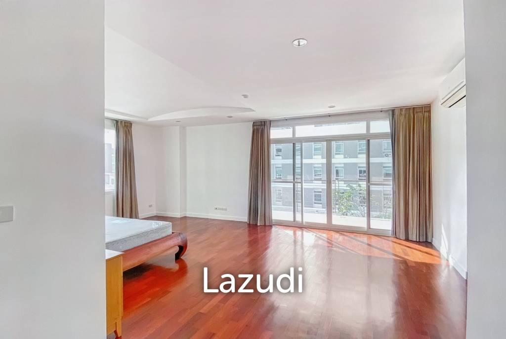 4 Bed 4 Bath 350 SQ.M The Verandah Sukhumvit