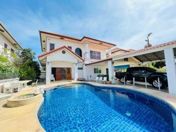 Pool Villa 3 Bedrooms 3 Bathrooms 452 SQ.M in Pattaya