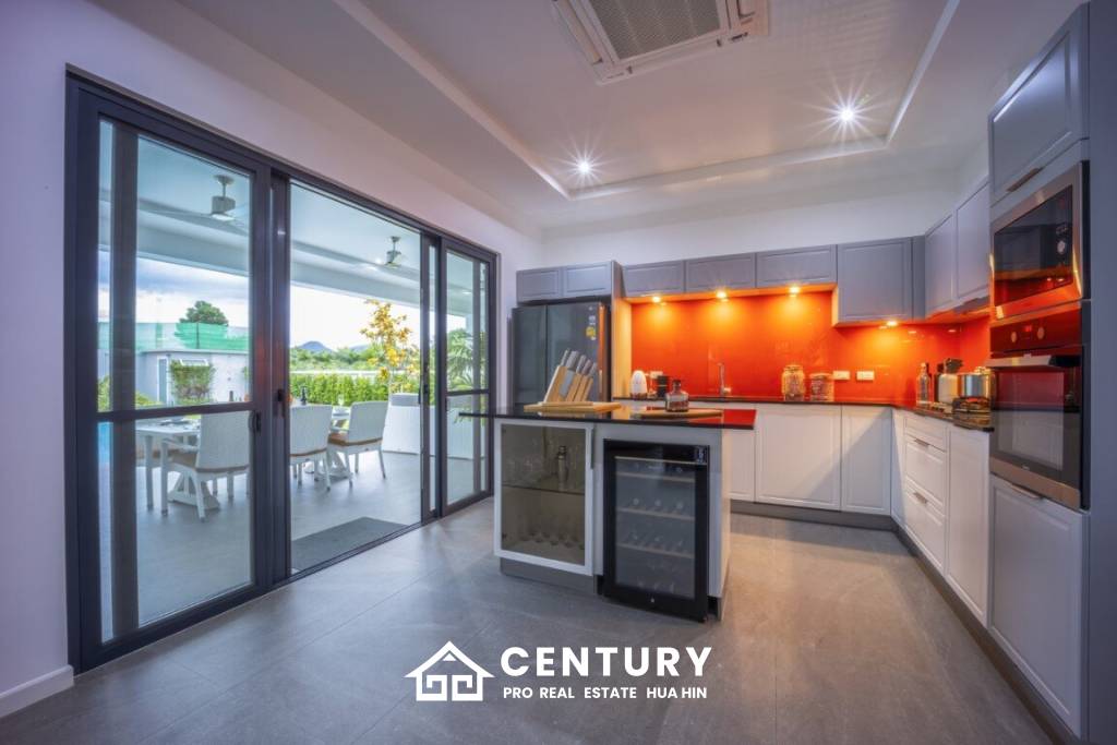 728 Sqm 3 Bed 4 Bath Villa For Sale