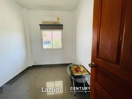 GREAT VALUE RESALE HOUSE : 4 bed small community