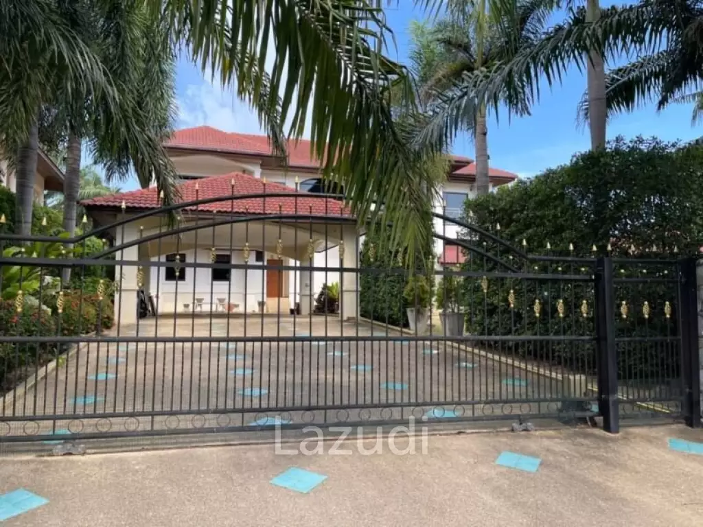 5 Bedrooms 6 Bathrooms 1,040 sqm Paradise Villa 2