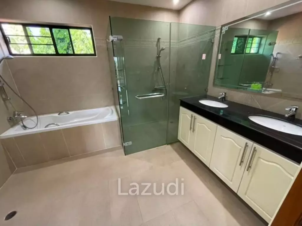 5 Bedrooms 6 Bathrooms 1,040 sqm Paradise Villa 2