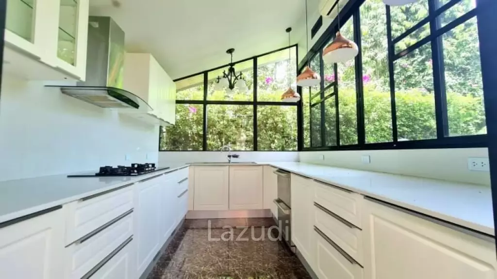 5 Bedrooms 6 Bathrooms 1,040 sqm Paradise Villa 2