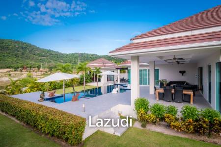 Luxury villa with mountain view, gym, pool room