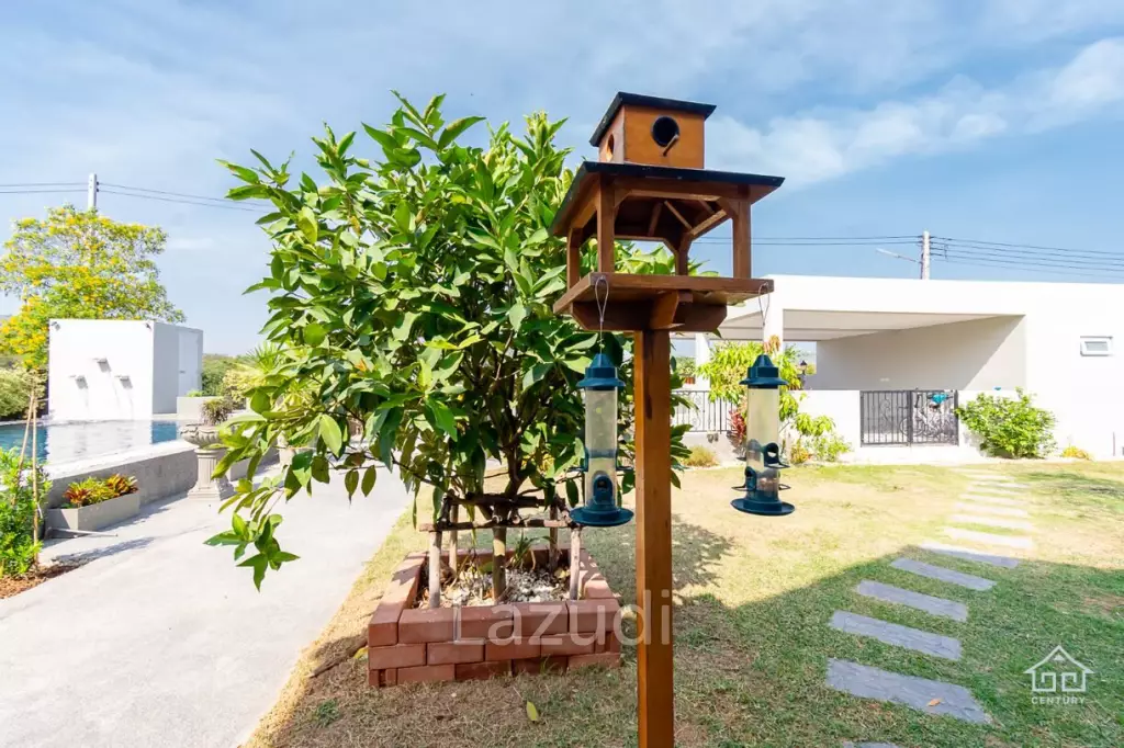 Gorgeous 5 or 6 Bed Pool Villa for Sale