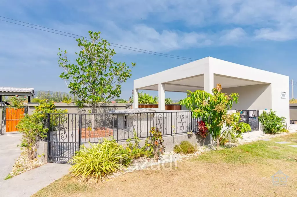 Gorgeous 5 or 6 Bed Pool Villa for Sale