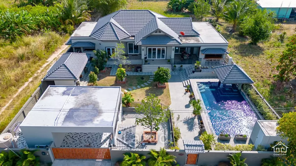 Gorgeous 5 or 6 Bed Pool Villa for Sale