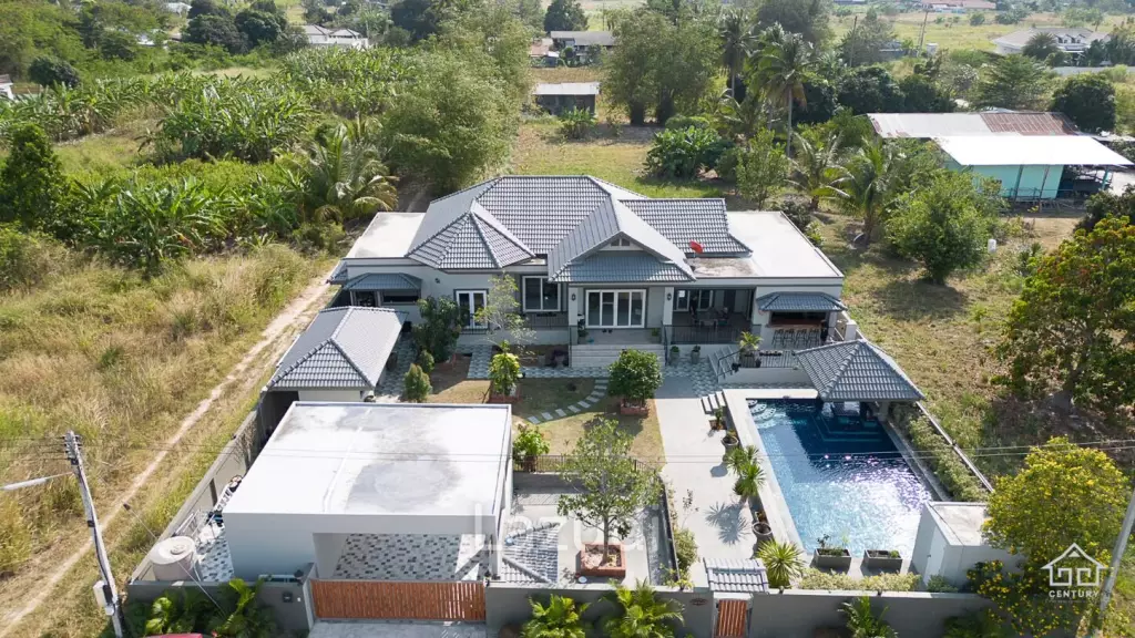 Gorgeous 5 or 6 Bed Pool Villa for Sale