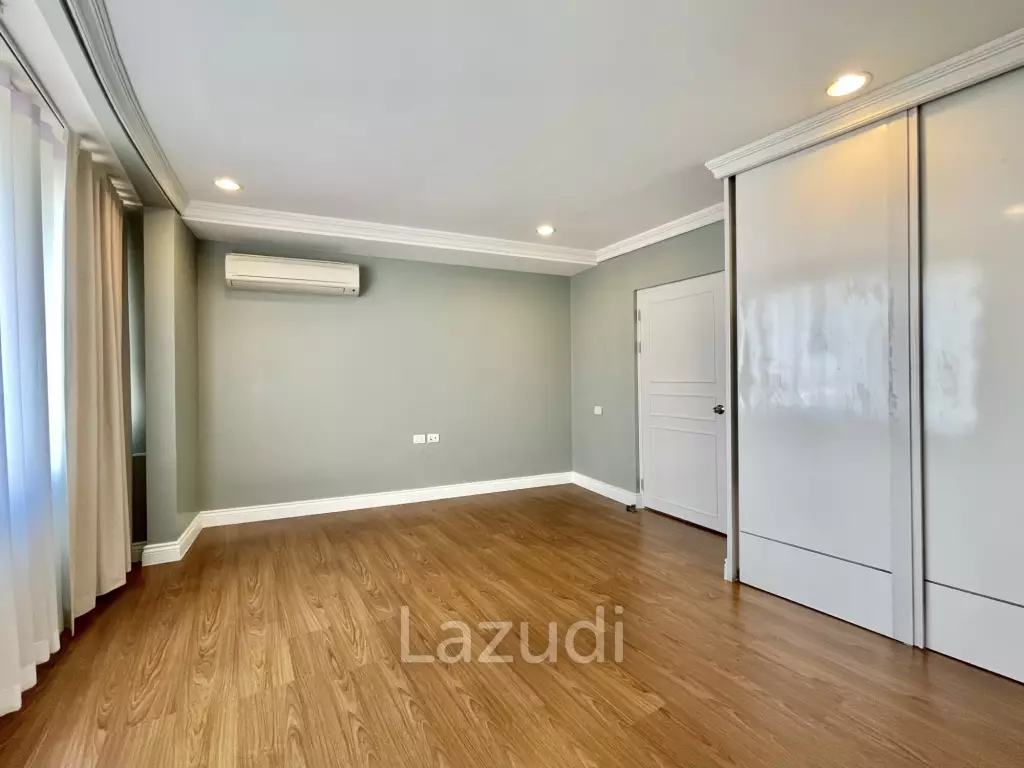 3 Bed 3 Bath 273 SQ.M. Supakarn Condominium