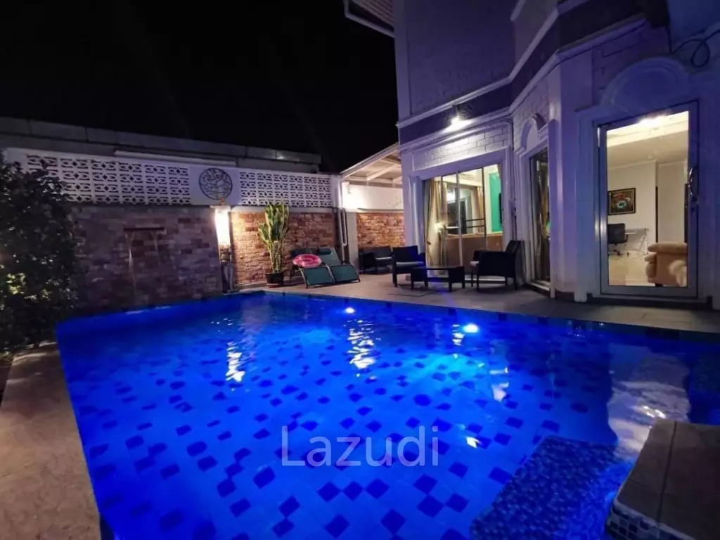 5 Bedrooms 4 Bathrooms 218 SQ.M Pool villa at Pattaya