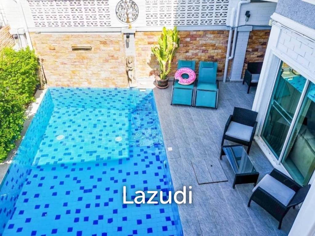 5 Bedrooms 4 Bathrooms 218 SQ.M Pool villa at Pattaya