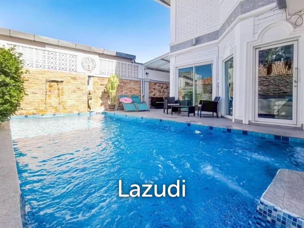 5 Bedrooms 4 Bathrooms 218 SQ.M Pool villa at Pattaya