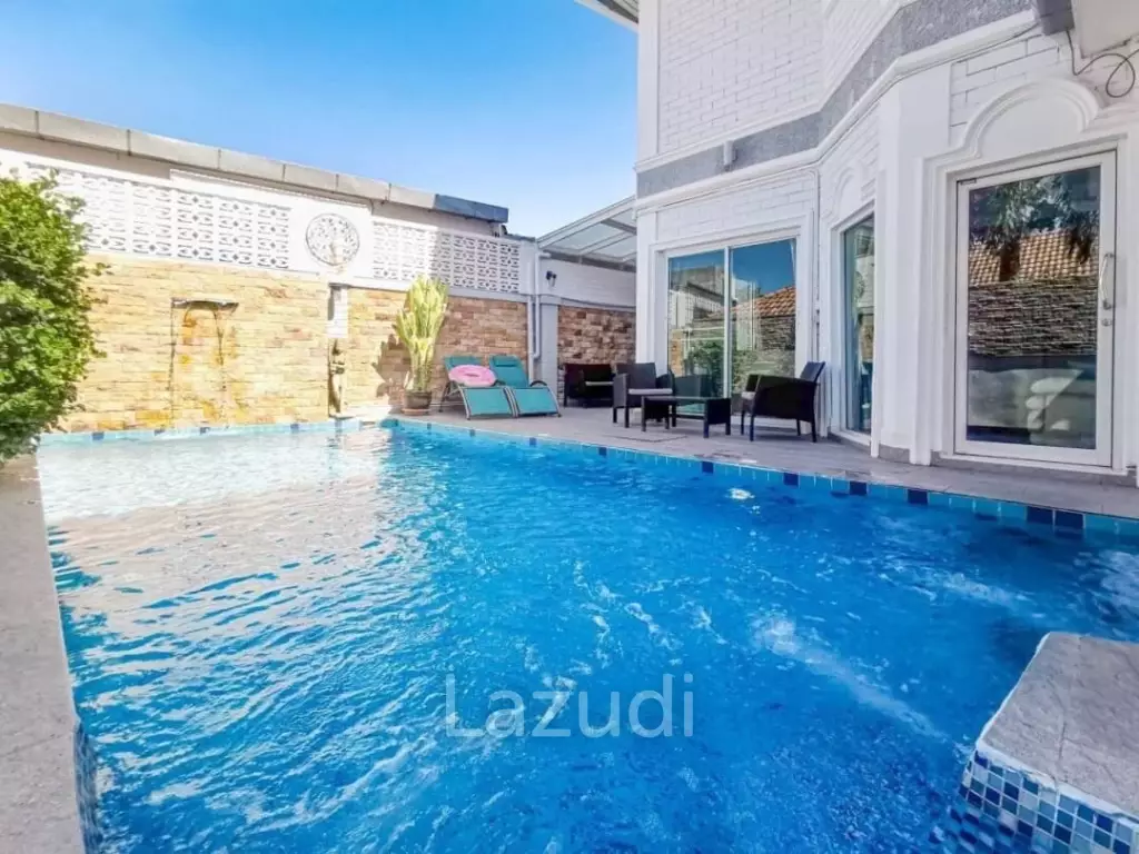 5 Bedrooms 4 Bathrooms 218 SQ.M Pool villa at Pattaya