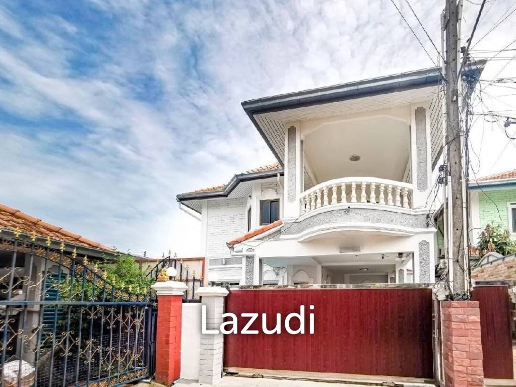 5 Bedrooms 4 Bathrooms 218 SQ.M Pool villa at Pattaya
