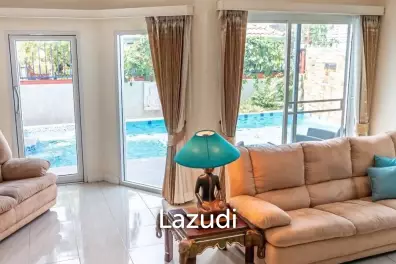 บ้านเดี่ยวมีสระน้ำในตัว