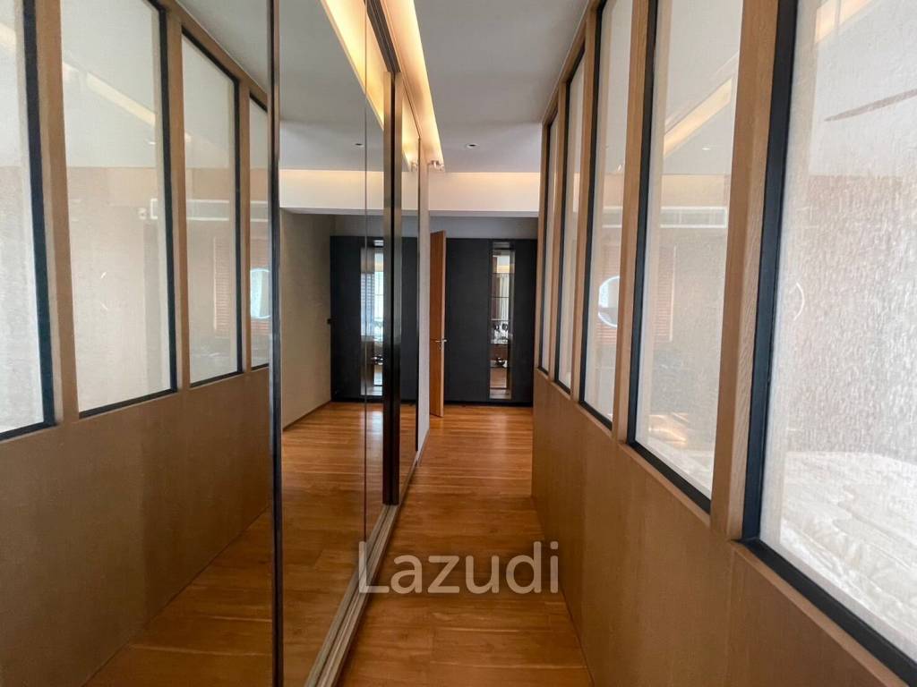 4 Bed 4 Bath 345 SQ.M Phatsana Garden