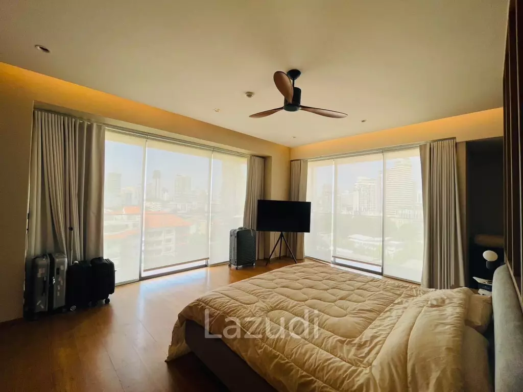 4 Bed 4 Bath 345 SQ.M Phatsana Garden