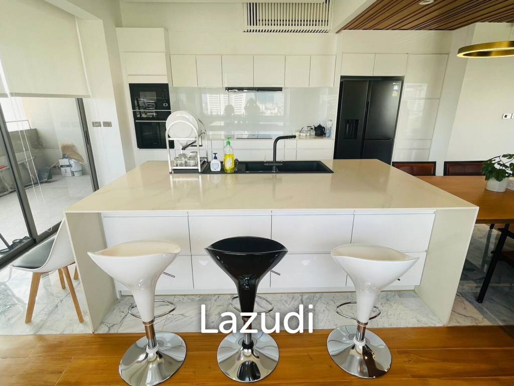 4 Bed 4 Bath 345 SQ.M Phatsana Garden