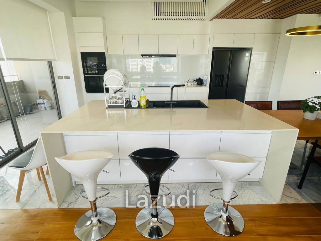 4 Bed 4 Bath 345 SQ.M Phatsana Garden