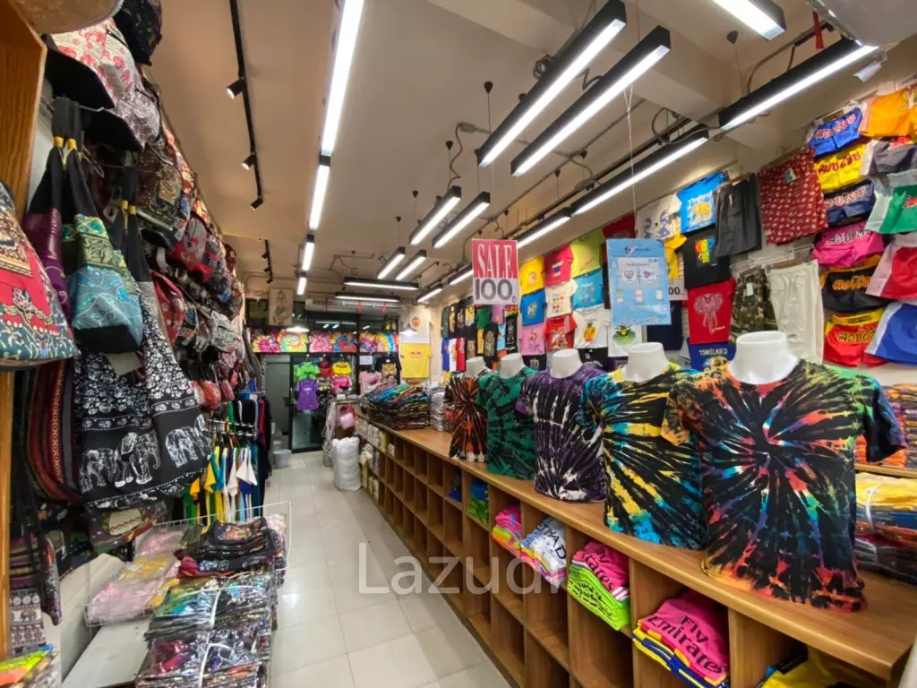 Commercial Building 252 SQ.M at Pratu Nam Market