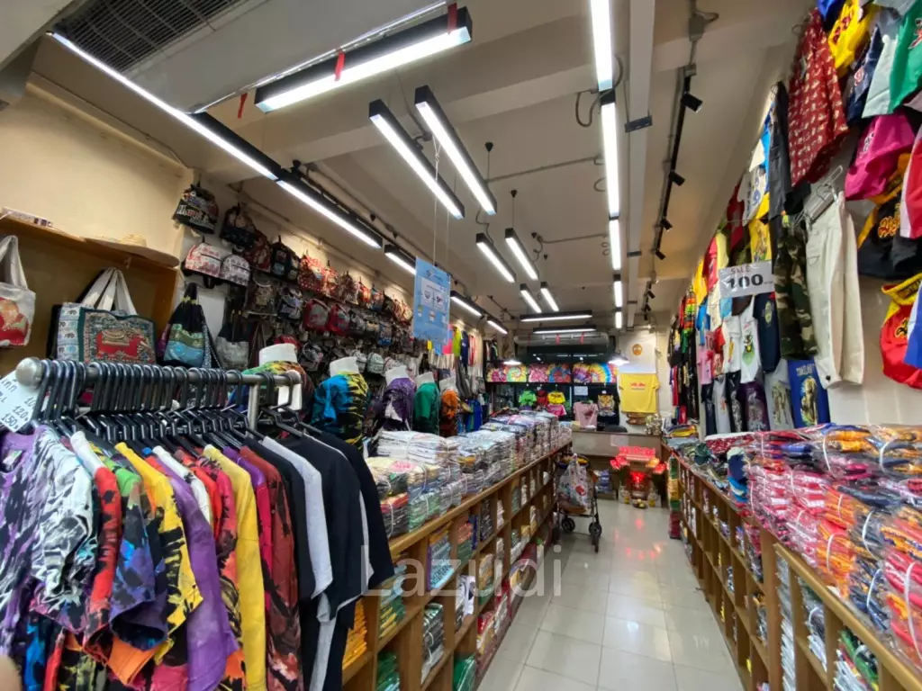 Commercial Building 252 SQ.M at Pratu Nam Market