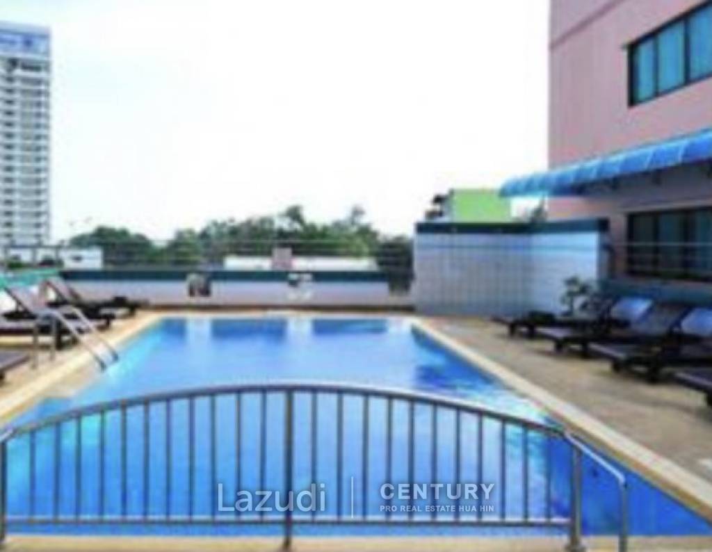 THIP-URAI HOTEL : Hotel with 76 rooms in the center of Hua Hin and 1 minute walk to the beach