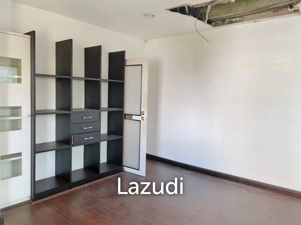 3 Bed 4 Bath 205 SQ.M La Maison Ruamrudee