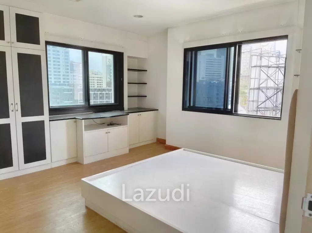 3 Bed 4 Bath 205 SQ.M La Maison Ruamrudee