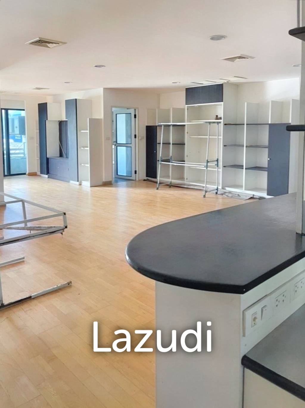 3 Bed 4 Bath 205 SQ.M La Maison Ruamrudee
