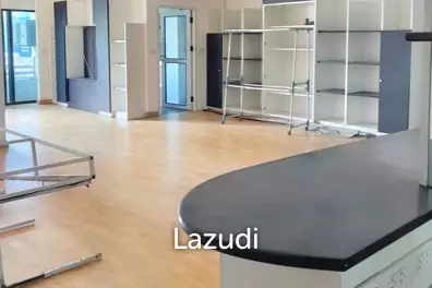 3 Bed 4 Bath 205 SQ.M La Maison Ruamrudee