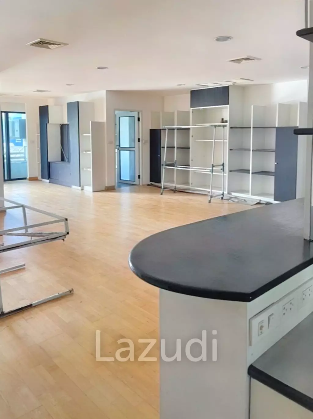 3 Bed 4 Bath 205 SQ.M La Maison Ruamrudee