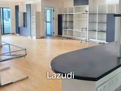 3 Bed 4 Bath 205 SQ.M La Maison Ruamrudee
